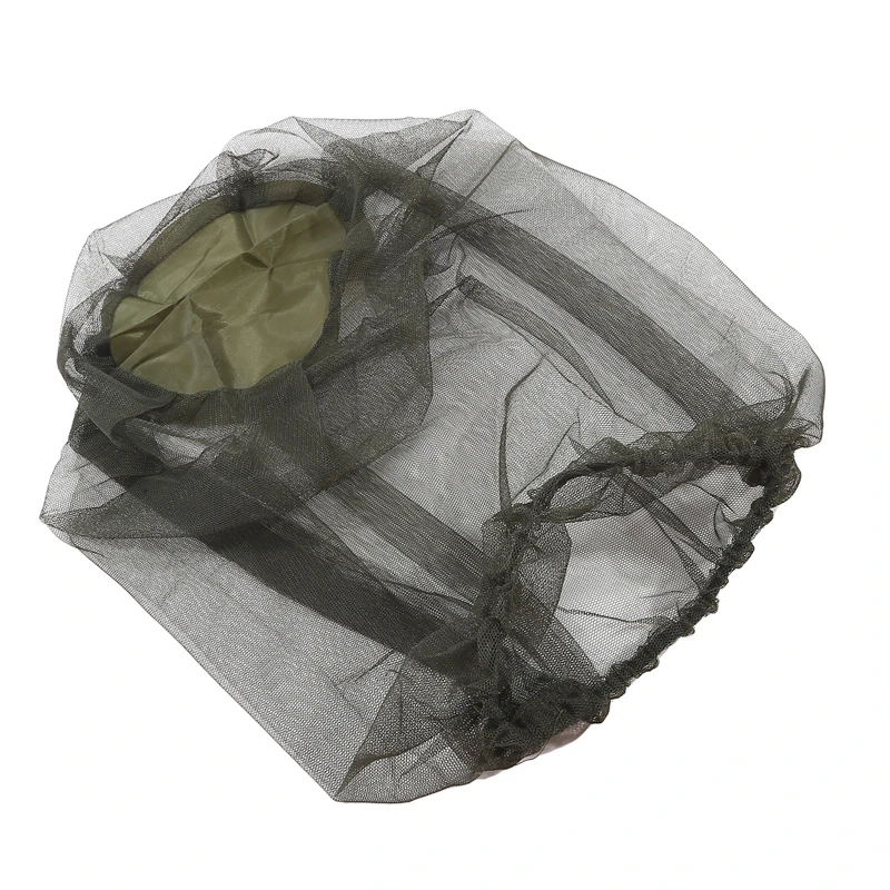 Lavando a malha de nylon da cabeça na máquina para manter higiene