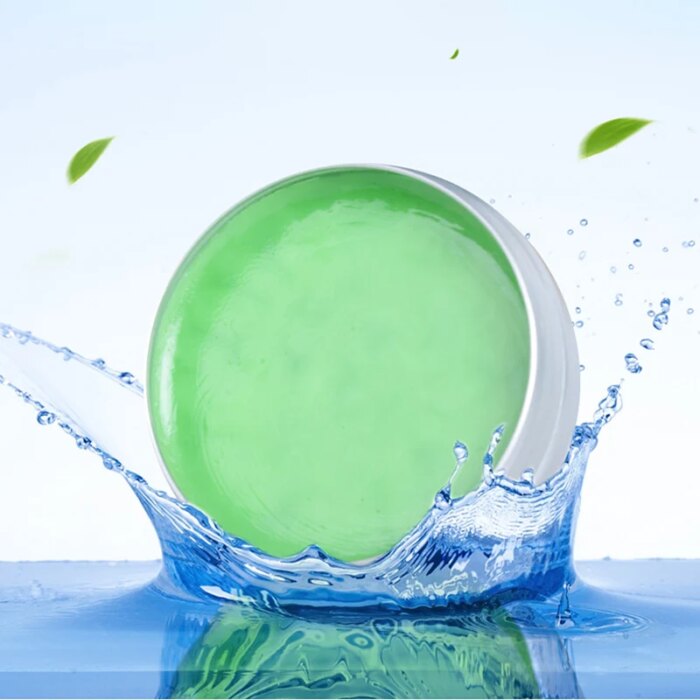 21003-xz5qi5.jpg Outdoor use of tiger balm cream during a camping trip